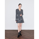 连衣裙女 羊毛混纺时髦poloV领重工百褶针织长袖 SUK 气质加分项