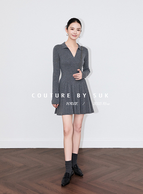 SUK 气质加分项！羊毛混纺时髦poloV领重工百褶针织长袖连衣裙女