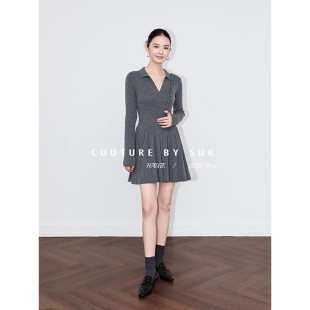 连衣裙女 羊毛混纺时髦poloV领重工百褶针织长袖 SUK 气质加分项