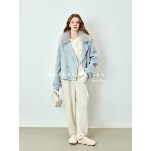 SUK 秋日绒绒！秋冬新款短款蓝色廓形落肩袖狐狸毛领毛呢外套女