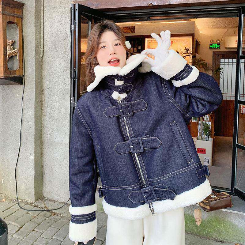 蓝色牛仔拼接款羊羔毛外套女新短225C079-341冬季款设计感小个子