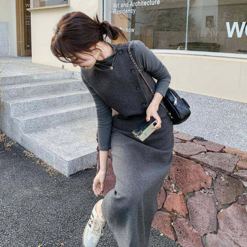 灰色毛设计感呢马甲身裙打底衫套装C221-F16三件套半女2025早穿春