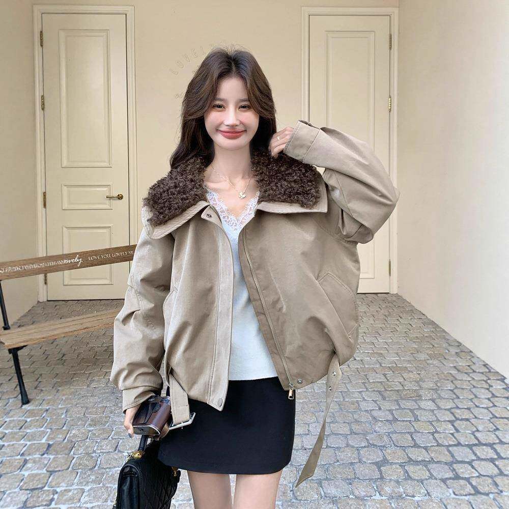 羊服C087-185羔毛拼接工装羽绒女冬新款2025超火季好巨看的韩系白