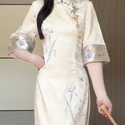 抹茶麻薯2026年秋季新款高端气质改良旗袍少女花朵年轻款新中式