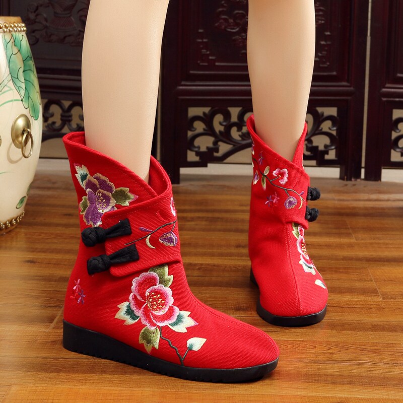 AUTUMN AND WINTER NEW OLD BEIJING CLOTH SHOES WOMENS BOOTS THICK-SOLED EMBROIDERED SHOES ETHNIC STYLE FLEECE COTTON BOOTS VERSATILE NON-SLIP MOM BOOTS