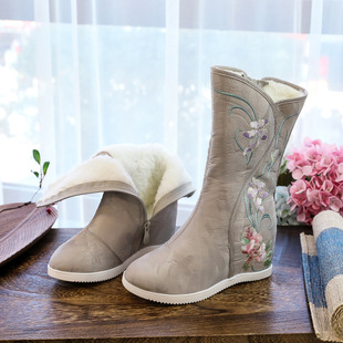 原创古风汉服靴女内增高加绒中筒绣花鞋冬季防滑女靴搭配古装棉靴