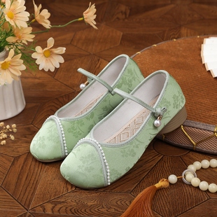 民族风广场舞女鞋 女绣花鞋 中国风旗袍气质复古老北京布鞋 春夏新款