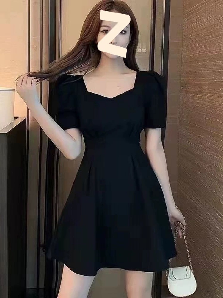 2025年法式小心机露背方领泡泡袖红色连衣裙女收腰显瘦气质减