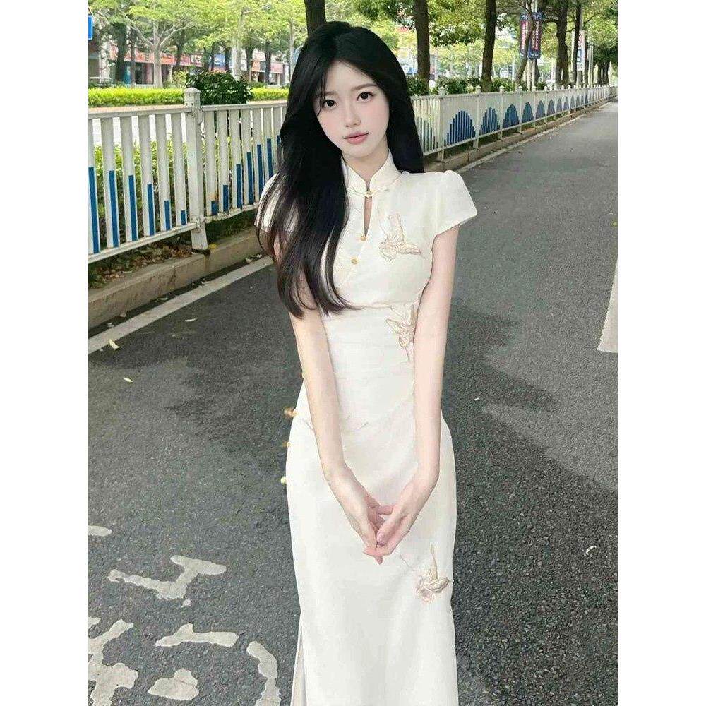 国风少女蝴蝶刺绣白色旗袍镂空立领短袖长裙显瘦新中式宴会连衣裙