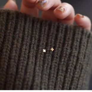 925纯银镀14k金迷你十字架小耳钉 日系养耳洞光面极简单通勤女