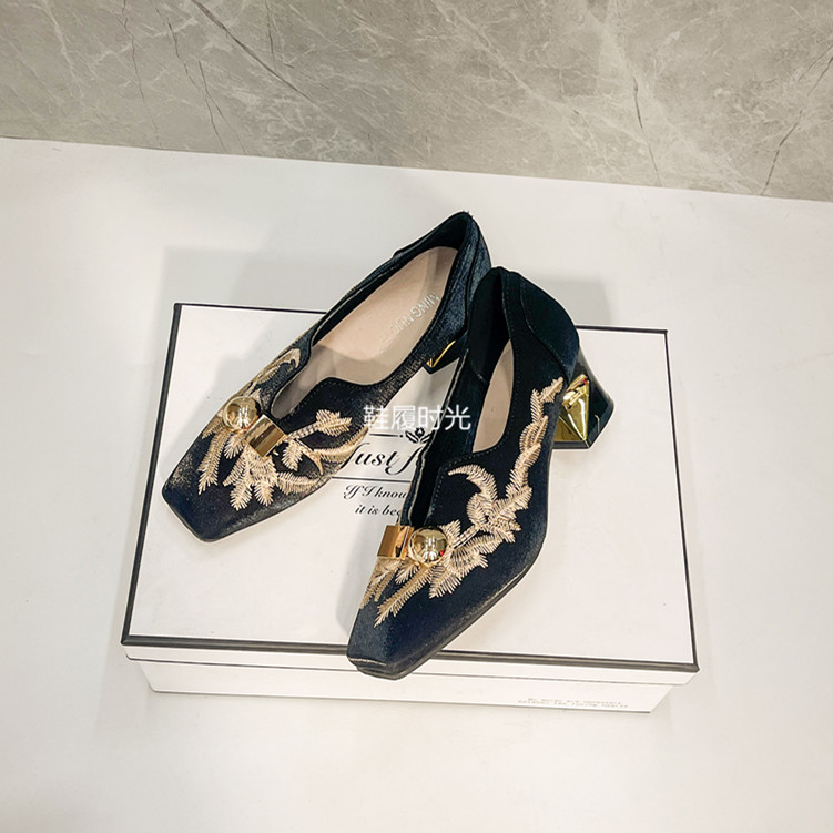 高跟鞋汉服刺绣旗袍鞋4243妈妈鞋