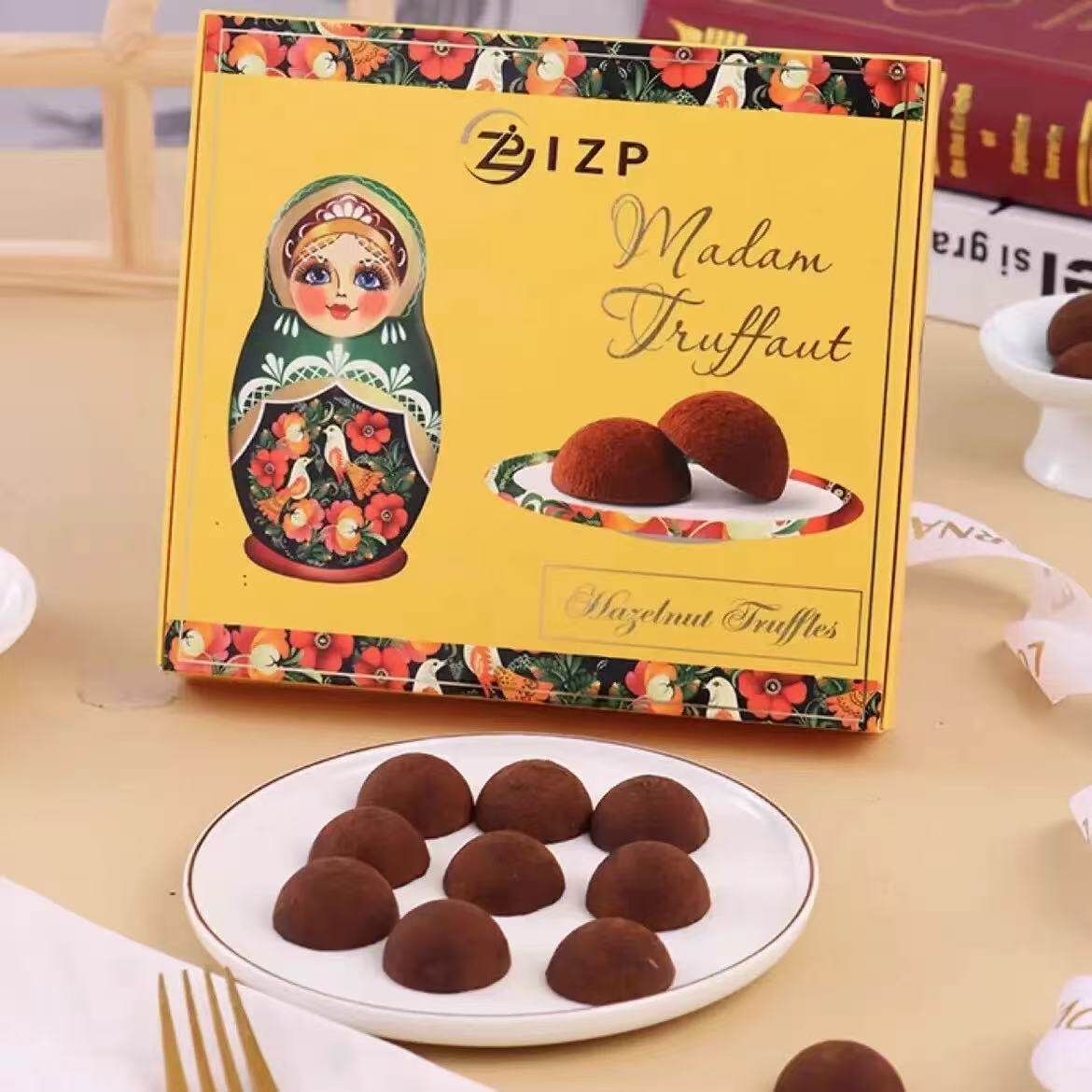 俄罗斯进口IZP 套娃系列杏仁跳跳糖太妃榛子夹心松露形巧克力礼盒