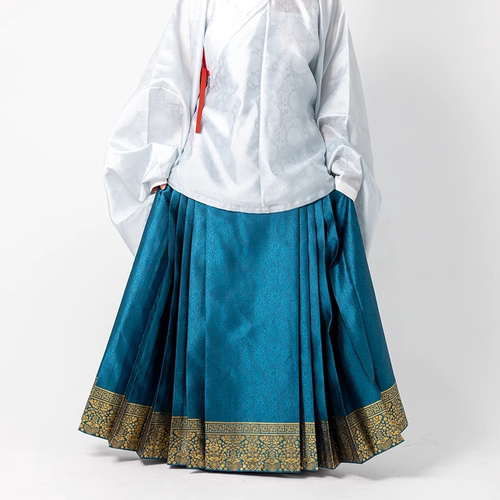 南山集平价薄缎织金马面裙