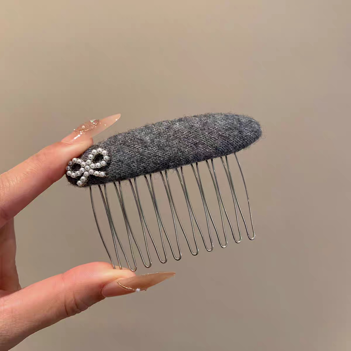 珍珠蝴蝶结发梳后脑勺盘发倒插梳