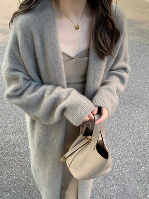 高级感超好看的毛衣女秋冬慵懒味复古chic中长款针织开衫加厚外套