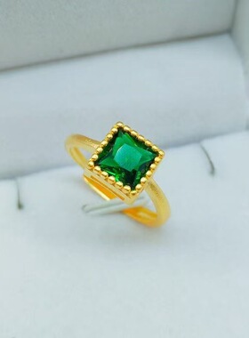 法式复古金色方形绿钻戒指耳圈