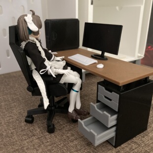 办公桌椅键鼠机娘娃娃figma12分模型寿屋女神装 置兵人场景道具
