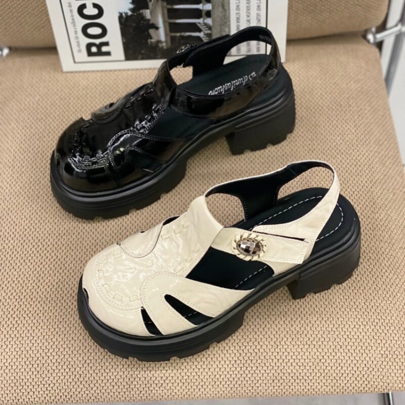 罗马风包头漆皮粗跟增高女凉鞋