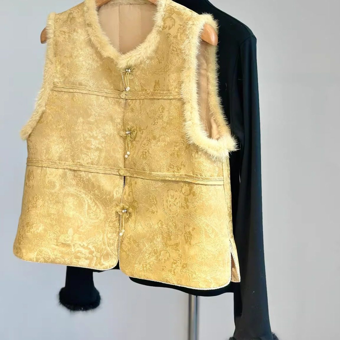 专柜大牌撤回尾单捡漏外贸高端黄色新中式仿水貂毛马甲女夹棉国风,女装/女士精品,马夹,淘宝优惠券,粉丝福利购,淘宝优惠卷