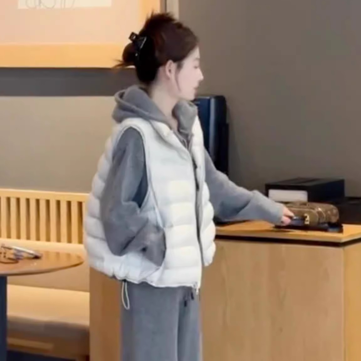 专柜大牌撤回尾单捡漏外贸高端超好看高级感羽绒马甲短款坎肩背心