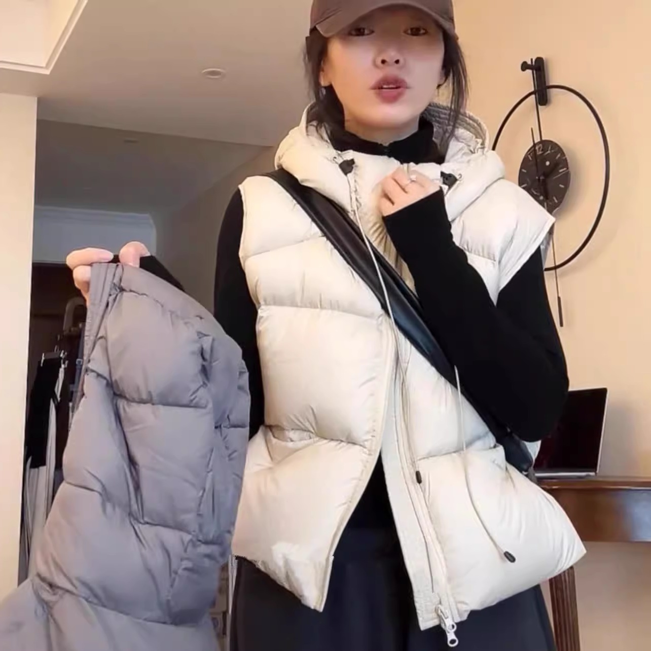 专柜大牌撤回尾单捡漏外贸高端羽绒马甲女短款连帽背心高级感坎肩