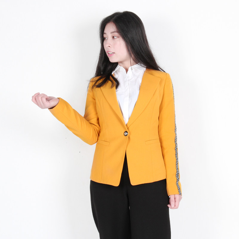 duoyi朵以专柜正品时尚修身短款办公小西装上衣新款女外套秋装潮