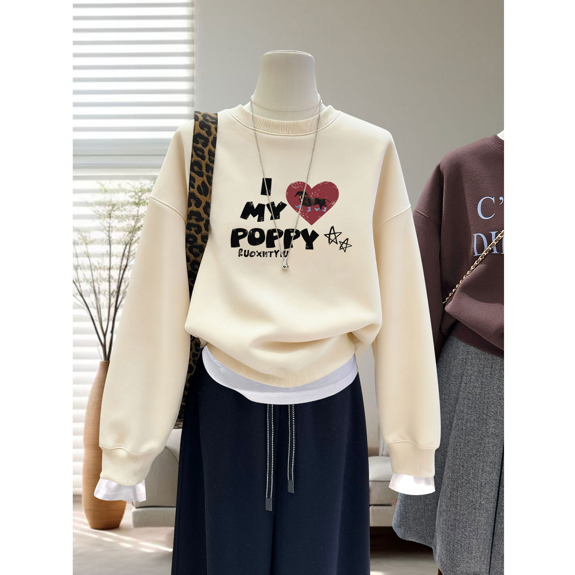 假两件卫衣女加绒2025新款春秋冬薄款字母小狗爱心宽松奶杏色上衣