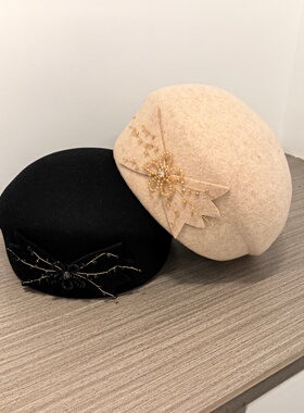 轻奢贝雷帽女士秋冬新款复古钗花装饰侧压羊毛帽显脸小时尚画家帽