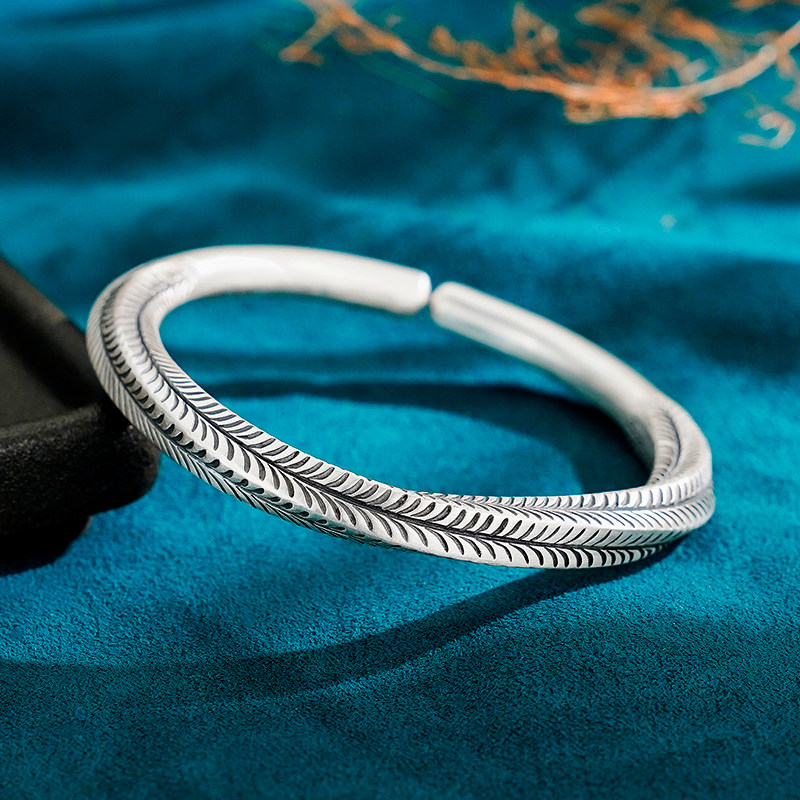 九乐足银999银手镯女纯银纯手工錾刻唐草纹莫比乌斯银手镯送女友