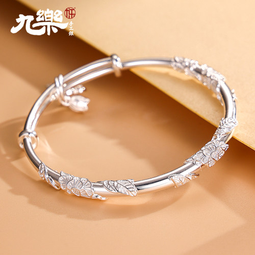 九乐足银铃兰花蝴蝶手镯