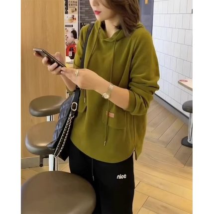 2025秋冬季时尚休闲宽松减龄加绒加厚连帽卫衣女百搭长袖上衣帽衫