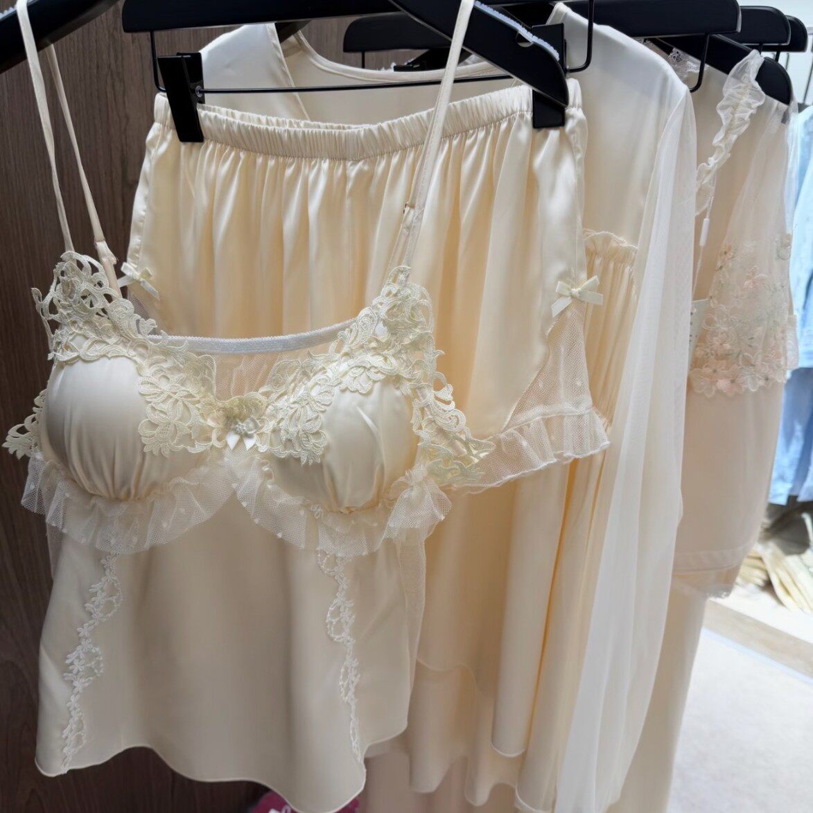 冰丝睡衣女四件套夏季少女纯欲吊带短裤家居服套装性感睡衣女丝绸
