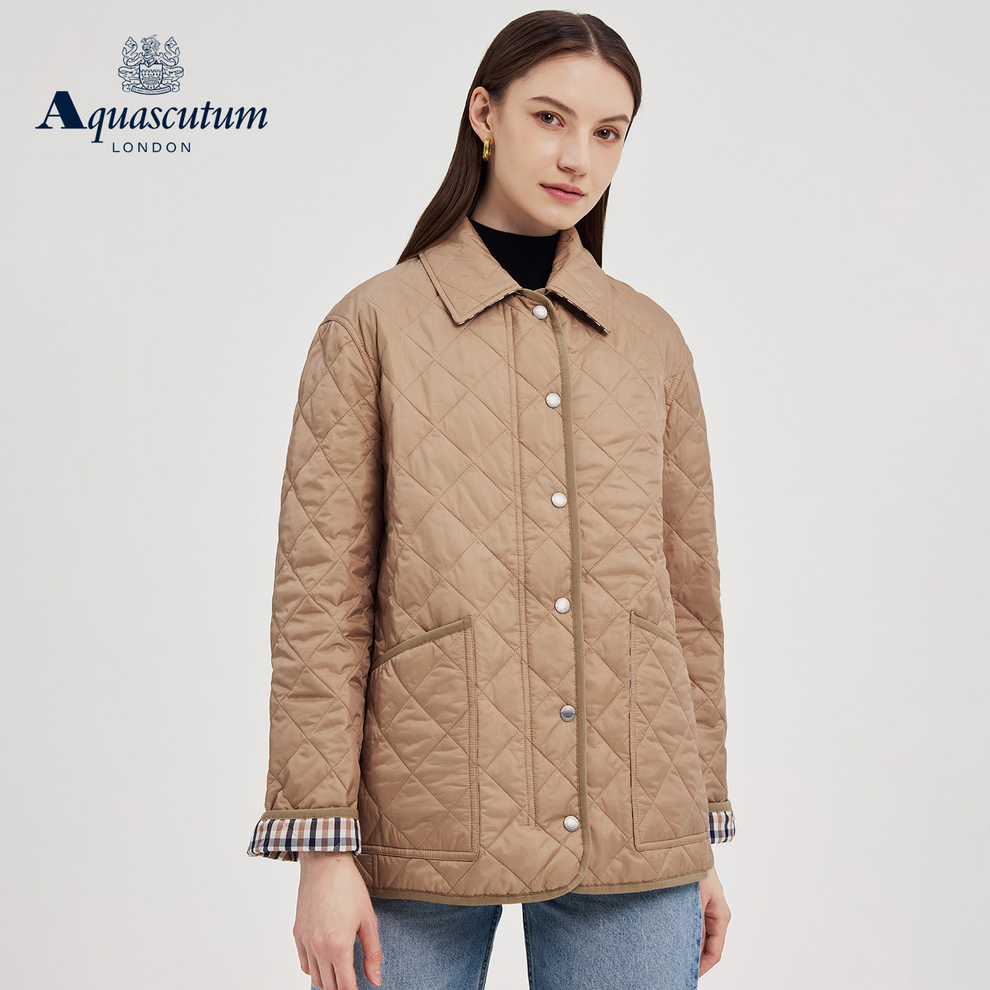 Aquascutum/雅格狮丹秋冬新品女士优雅菱格翻领保暖棉服外套气质
