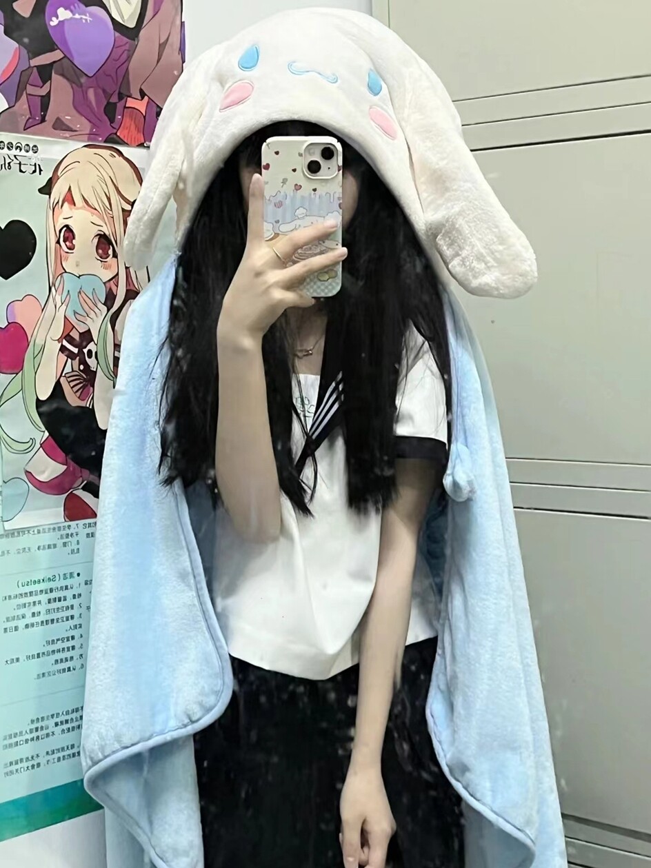 XIAOHONGSHU의 인기 있는 소녀의 마음을 따뜻하게 하는 세 눈의 딸기 곰 여름 집에 있는 케이프 에어컨 낮잠 후드 담요