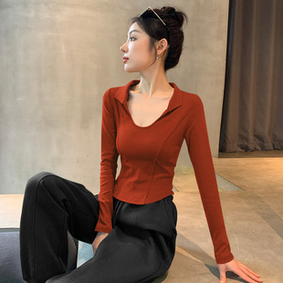 2024新款早秋橘红色新款高级感修身polo领长袖打底衫短款上衣女潮