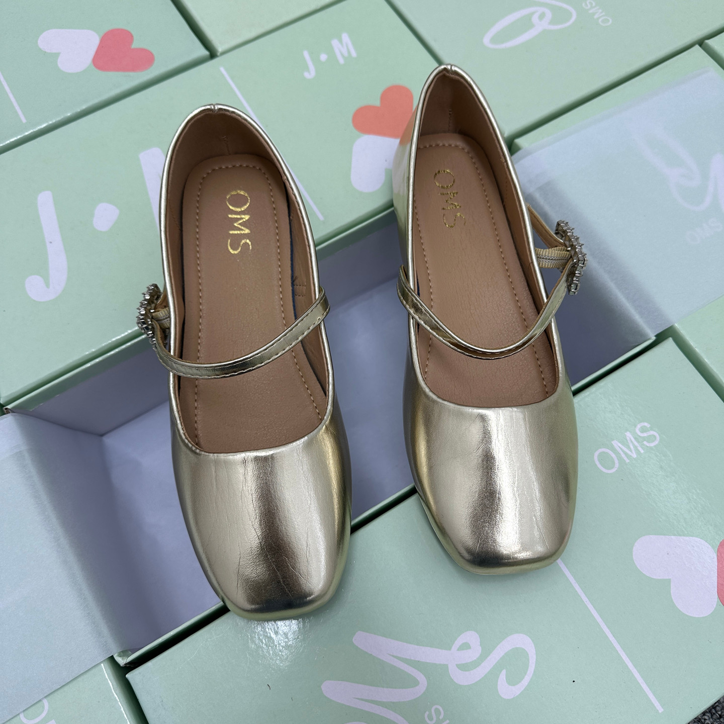 大码简约百搭钻扣玛丽珍鞋女平底方头一字扣轻便百搭纯色浅口单鞋,女鞋,玛丽珍鞋,淘宝优惠券,粉丝福利购,淘宝优惠卷