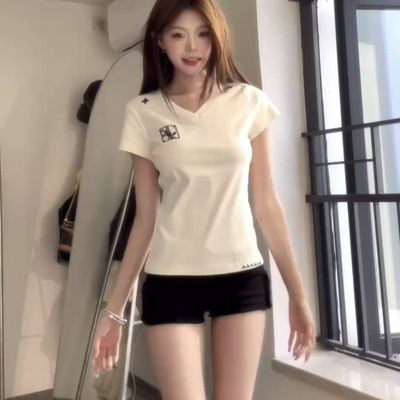 发芽计划新款夏季珠片线条百搭V领修身短袖t恤女中性