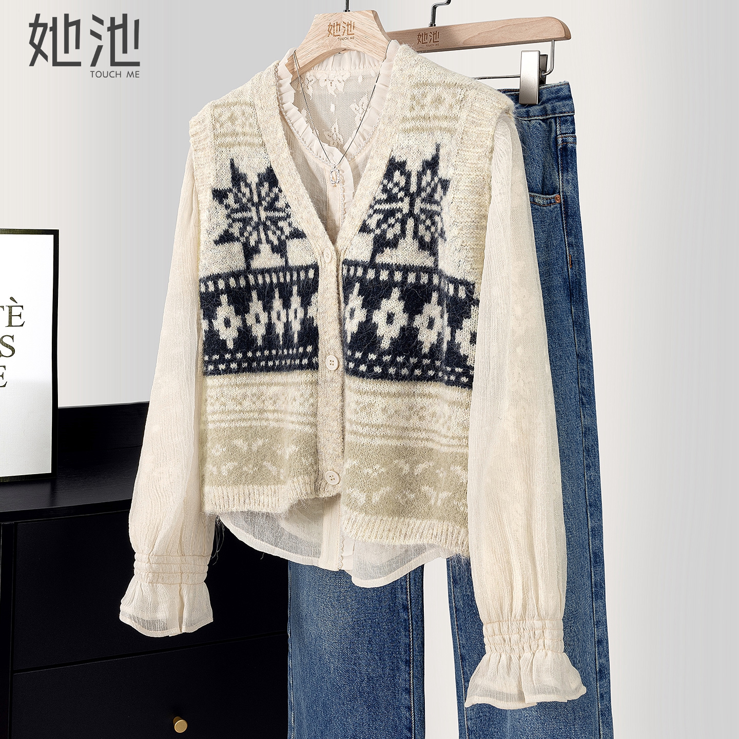 她池设计感撞色V领叠穿针织马甲