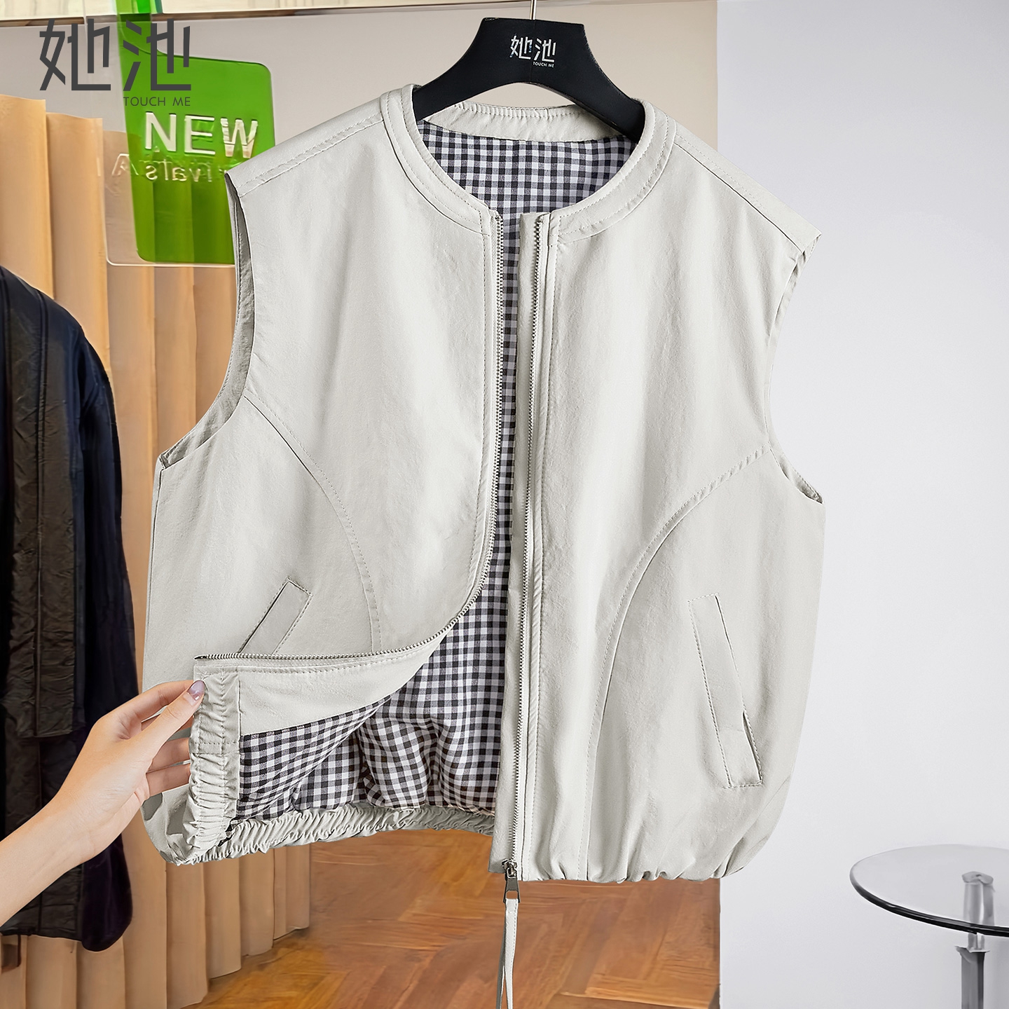 她池圆领拉链宽松款休闲棉马甲