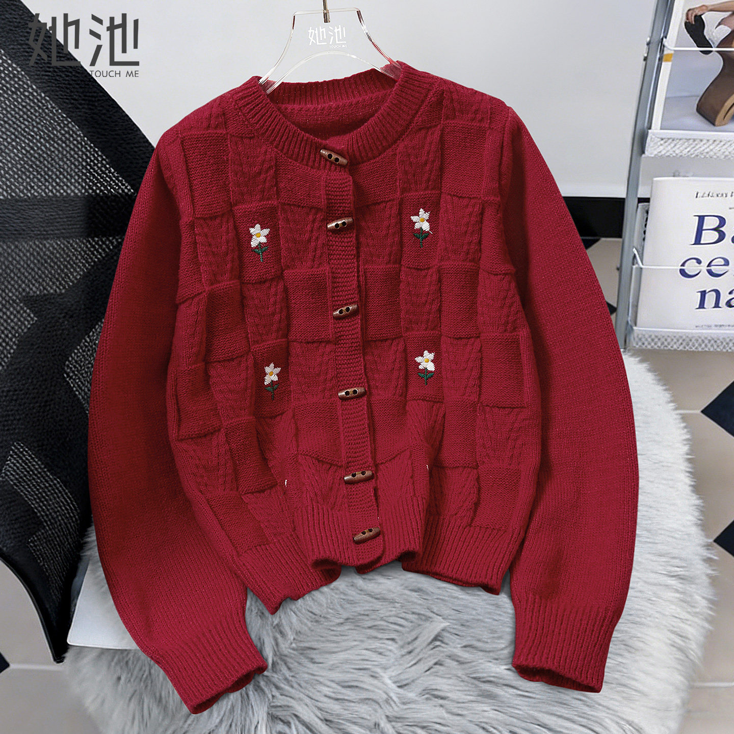 她池圆领针织衫2026春装新款女装慵懒风宽松款刺绣单排扣长袖上衣