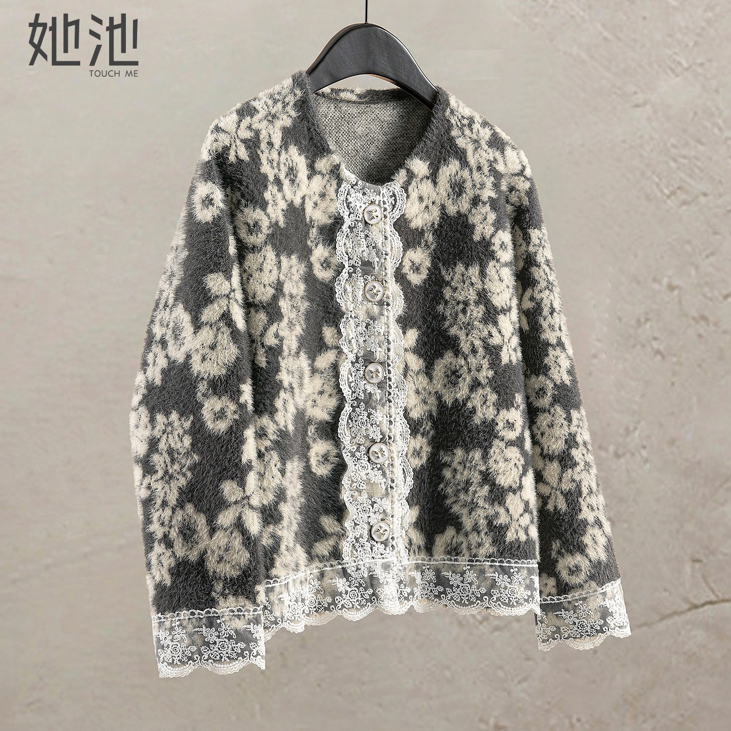 她池宽松款外套2026春装新款女装时尚蕾丝花边圆领单排扣短款上衣,女装/女士精品,短外套,淘宝优惠券,粉丝福利购,淘宝优惠卷