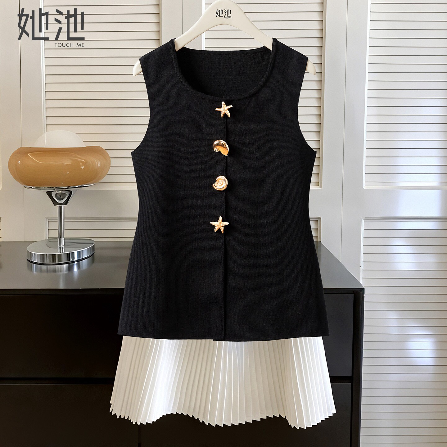 她池圆领背心2026夏装新款女装时尚个性纽扣修身气质针织上衣