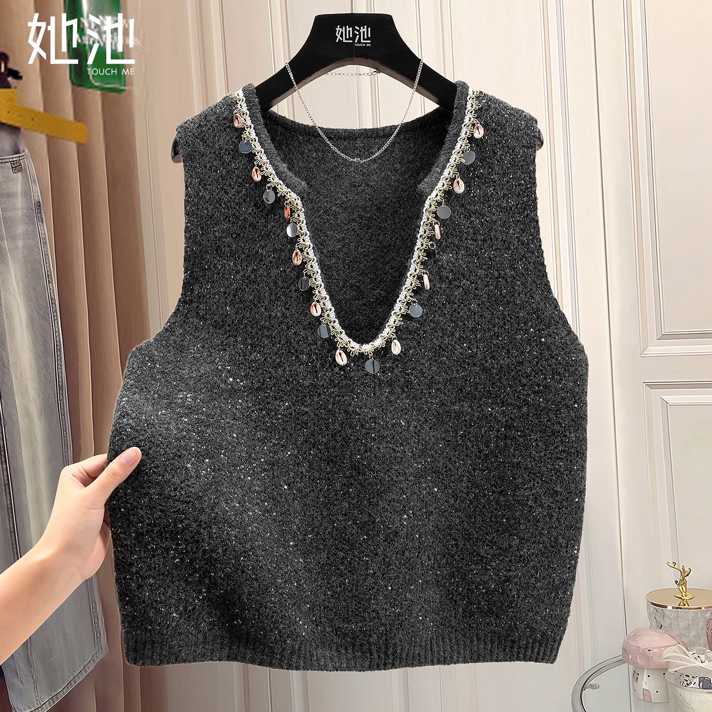 她池针织马夹2025秋装新款女装设计感宽松款显瘦叠穿短款套头马甲