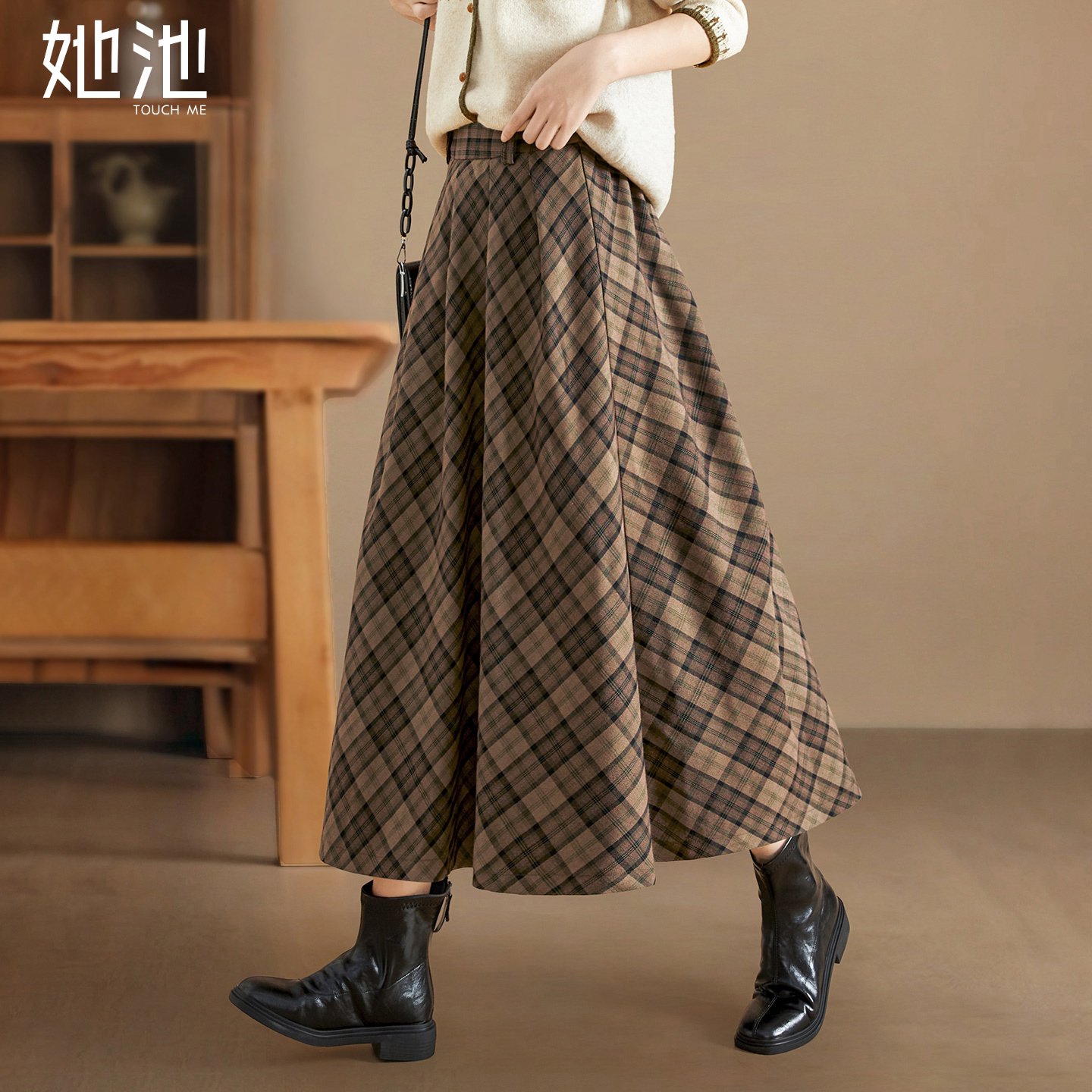 她池复古格纹中长款高腰半身裙