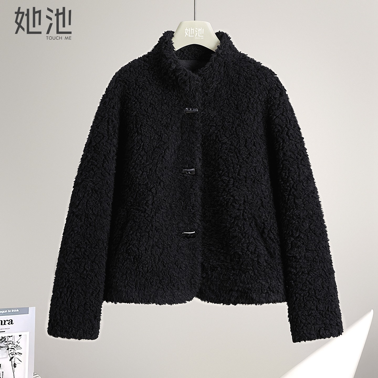 她池立领外套2025冬装新款女装时尚牛角扣宽松款长袖简约短款上衣,女装/女士精品,短外套,淘宝优惠券,粉丝福利购,淘宝优惠卷