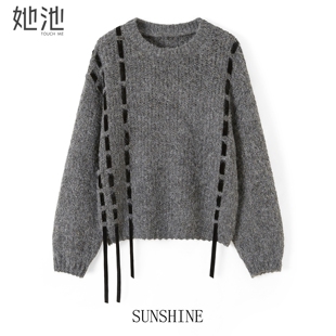 她池宽松款毛衣2025冬装新款女装设计感慵懒风长袖圆领短款上衣