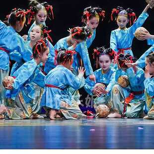 蹴鞠乐舞蹈服少儿古典舞演出服群舞剧目儿童唐装圆领袍古装汉服女