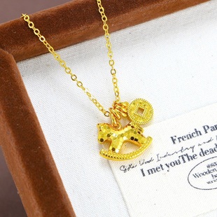 仿黄金色碎碎冰摇摇马钱币吊坠项链女小马锁骨链生肖马本命年饰品