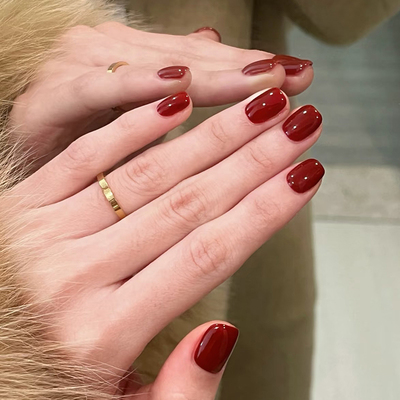 手工红色穿戴甲短款指甲贴片显白