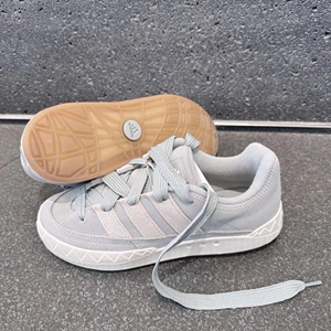 Adidas阿迪达斯Adimatic男女低帮复古休闲运动鲨鱼面包板鞋IE2224